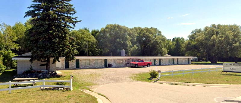 Captains Quarters Motel (Hi-Way Motel) - From Web Listing (newer photo)
